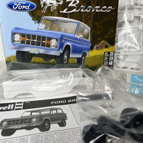 Revell Ford Bronco 1:25 Scale Plastic Model Kit Unbuilt Collector Car PARTS ONLY - Picture 5 of 13